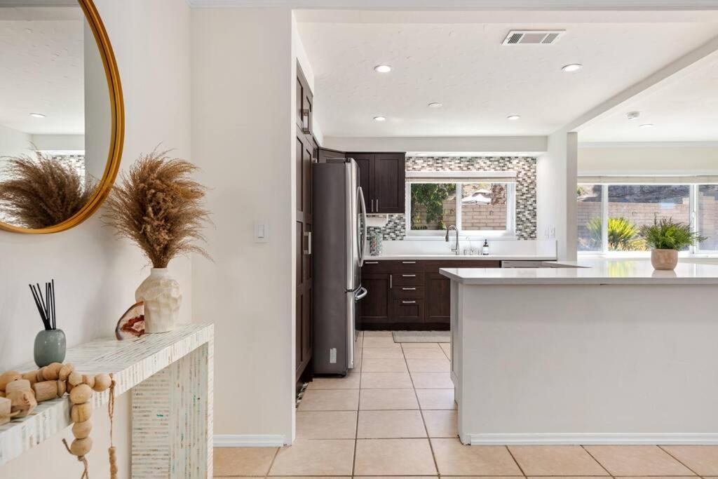 Goode Homes Cozy 4 Bedroom Home With Jacuzzi Santa Clarita Exterior foto