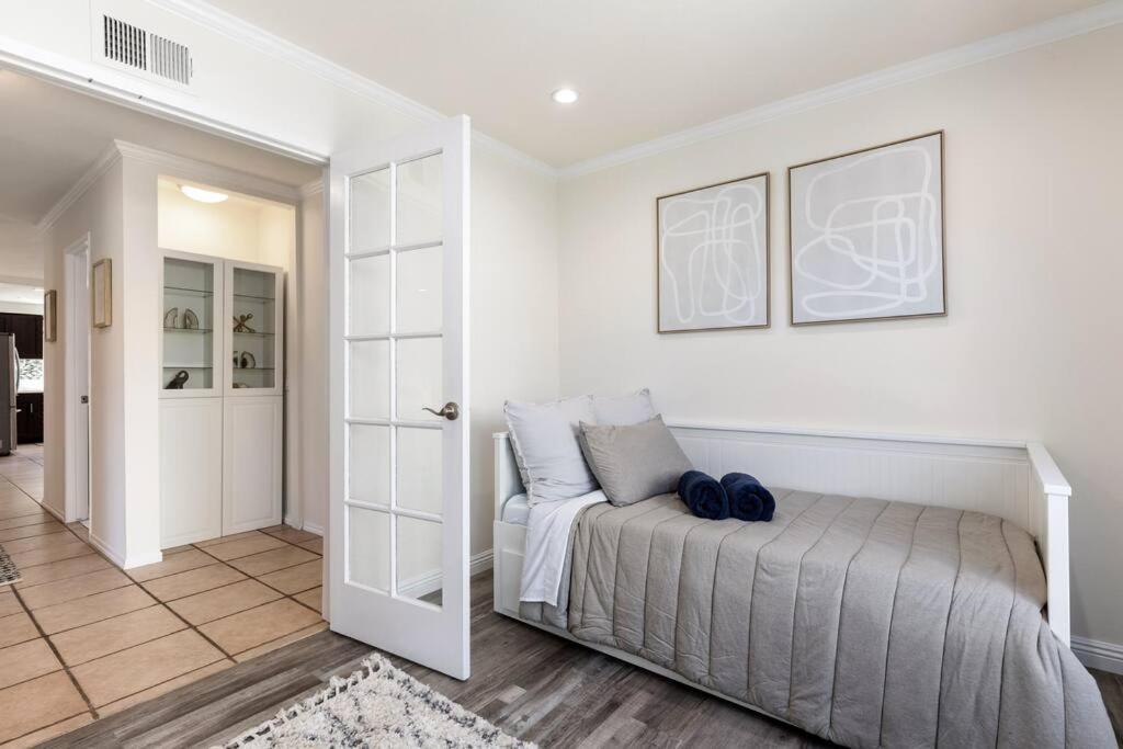 Goode Homes Cozy 4 Bedroom Home With Jacuzzi Santa Clarita Exterior foto