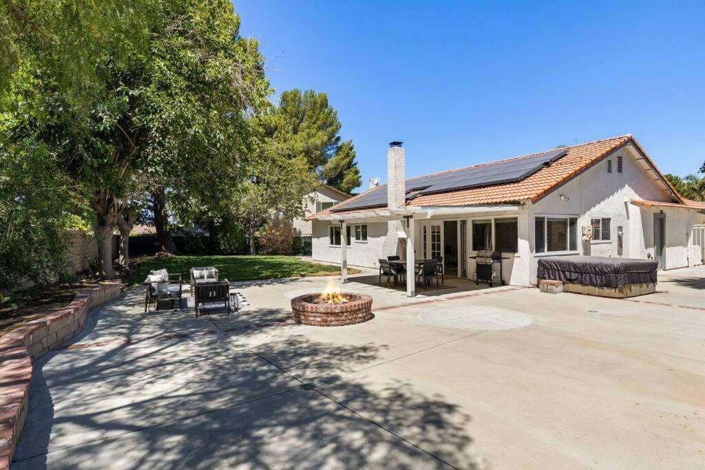 Goode Homes Cozy 4 Bedroom Home With Jacuzzi Santa Clarita Exterior foto